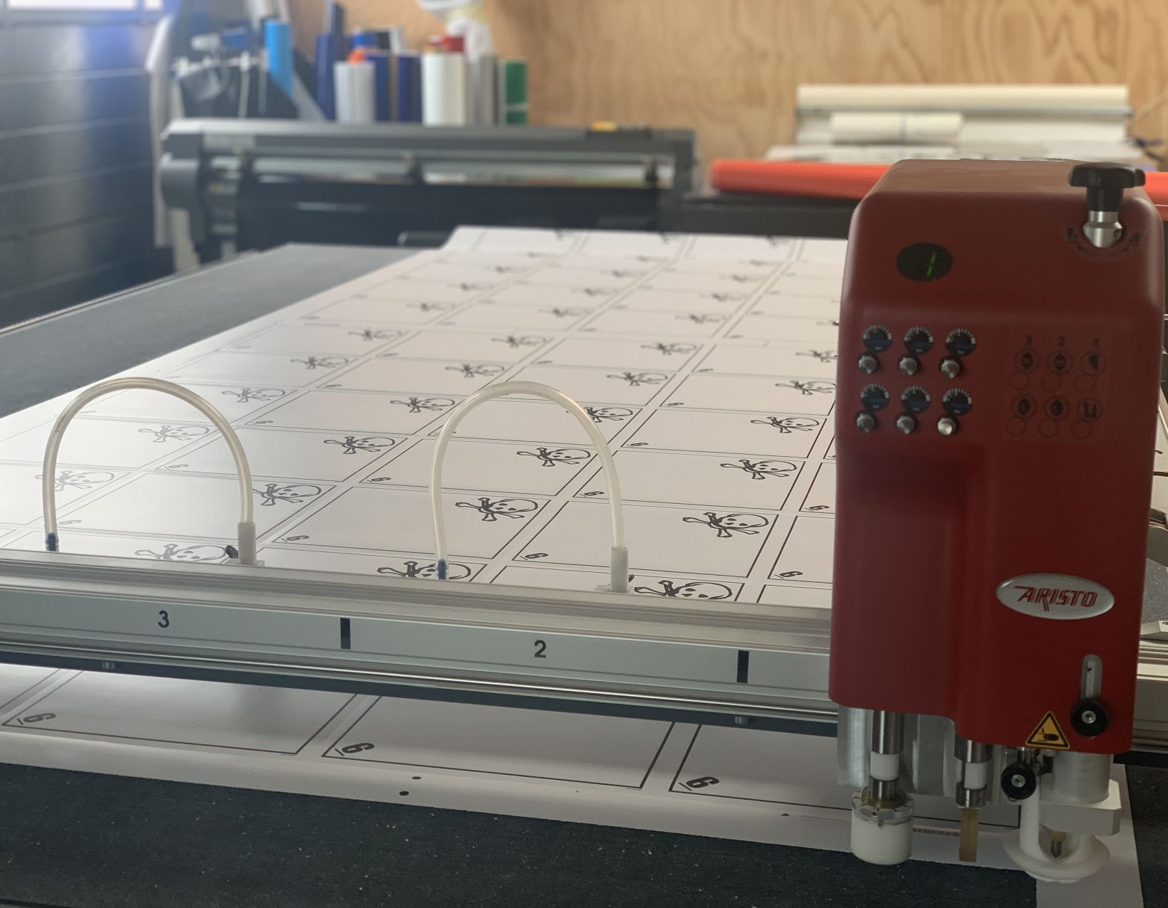 Konturskærering af diverse tryksager