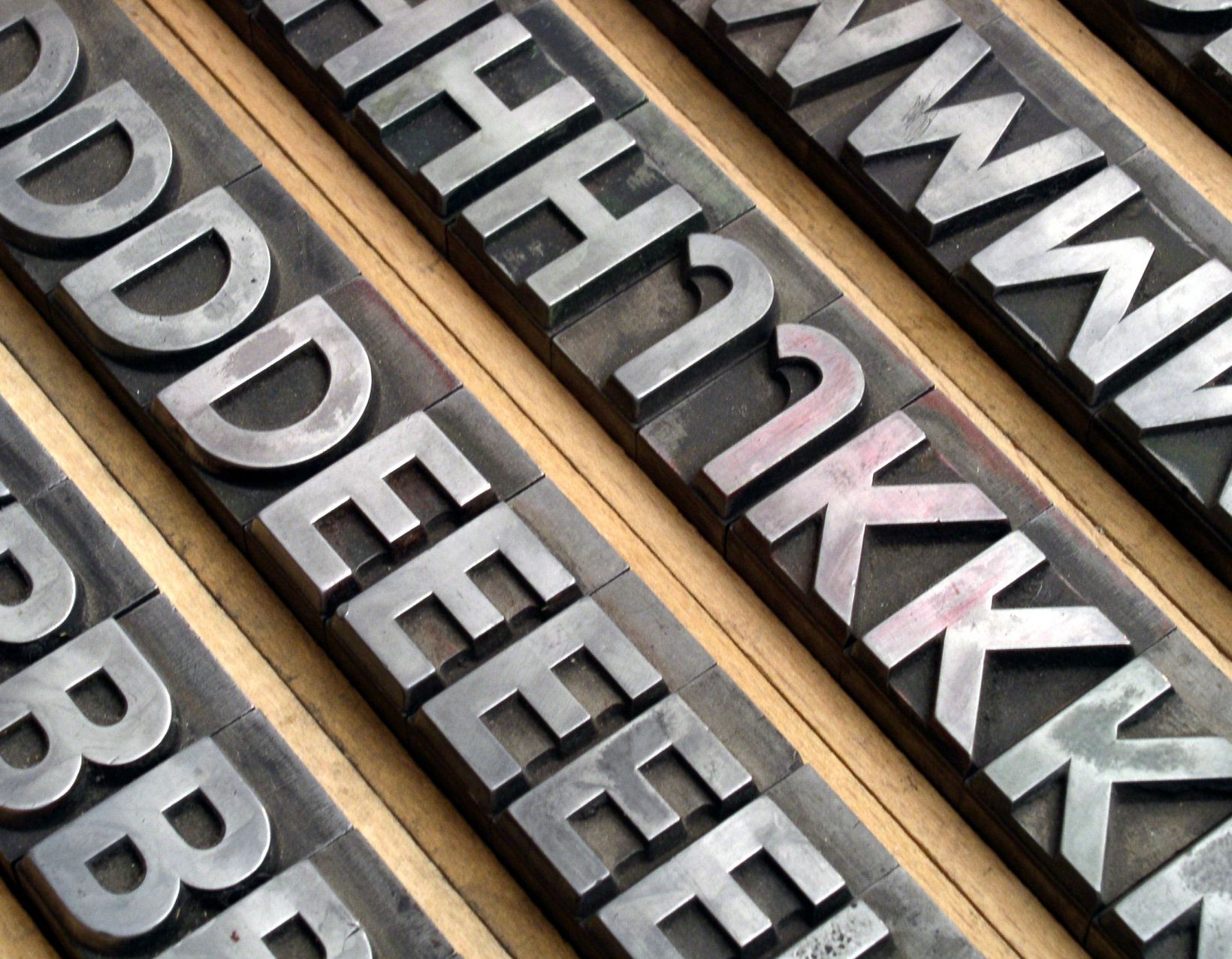 Grafisk Tryk er et trykkeri med en lang historie, som har givet os stor erfaring med tryksager...