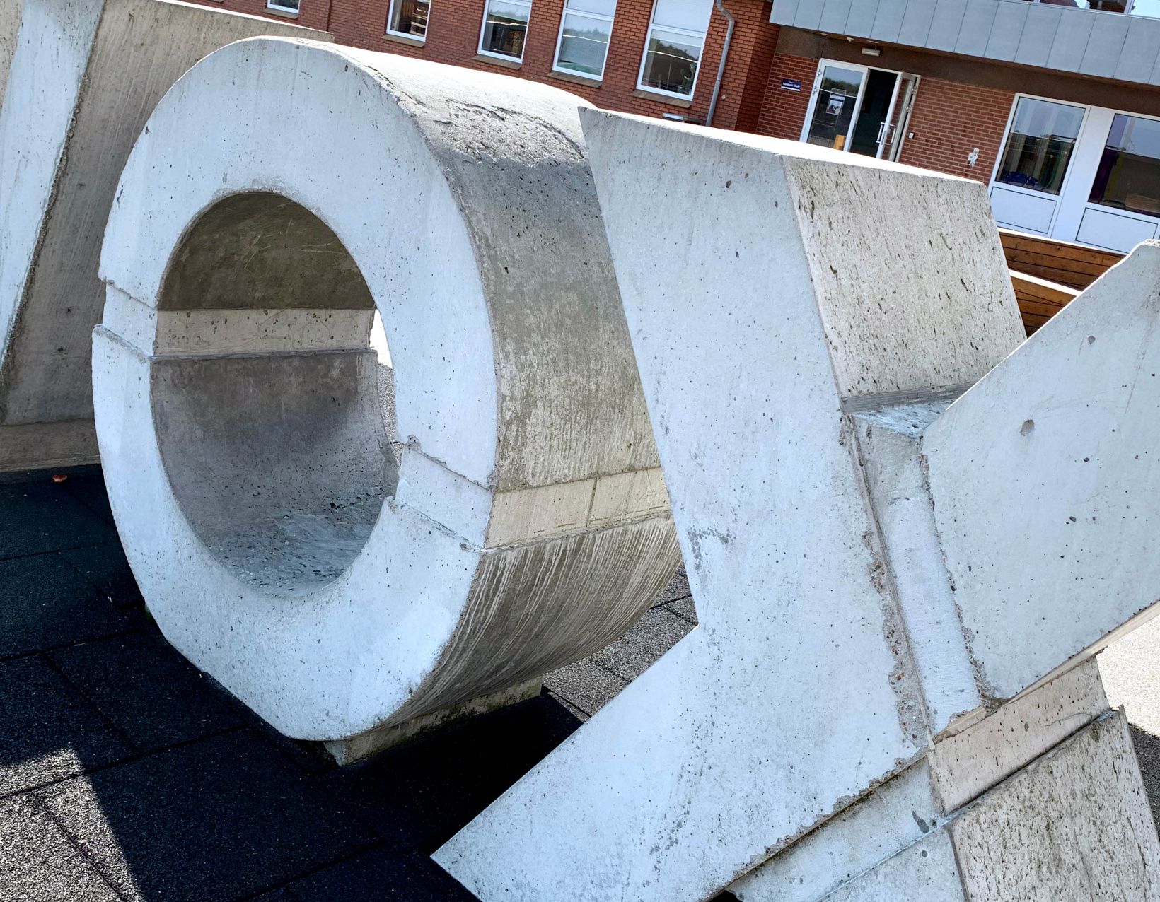 Grafisk Tryk har designet logo samt lavet diverse skiltning og meget andet til Harboøre Skole & Børnecenter