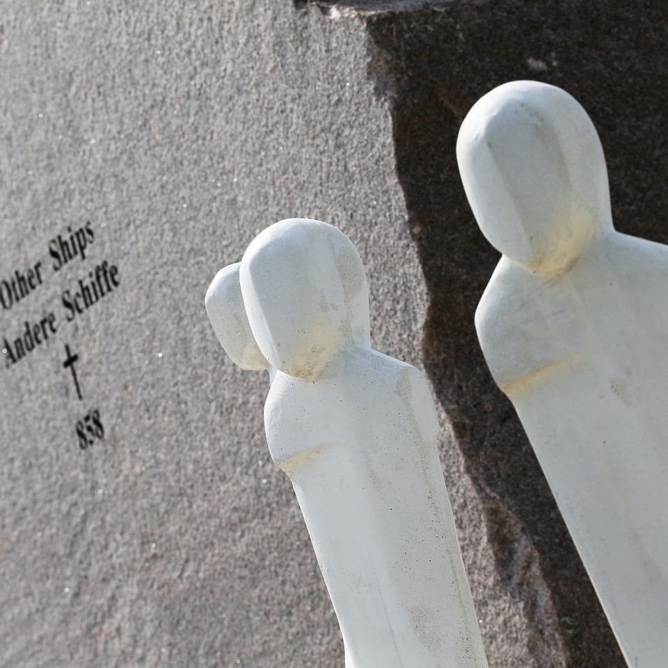 Ofre for verdenshistoriens største søslag har fået en storslået, fælles mindepark i Thyborøn.