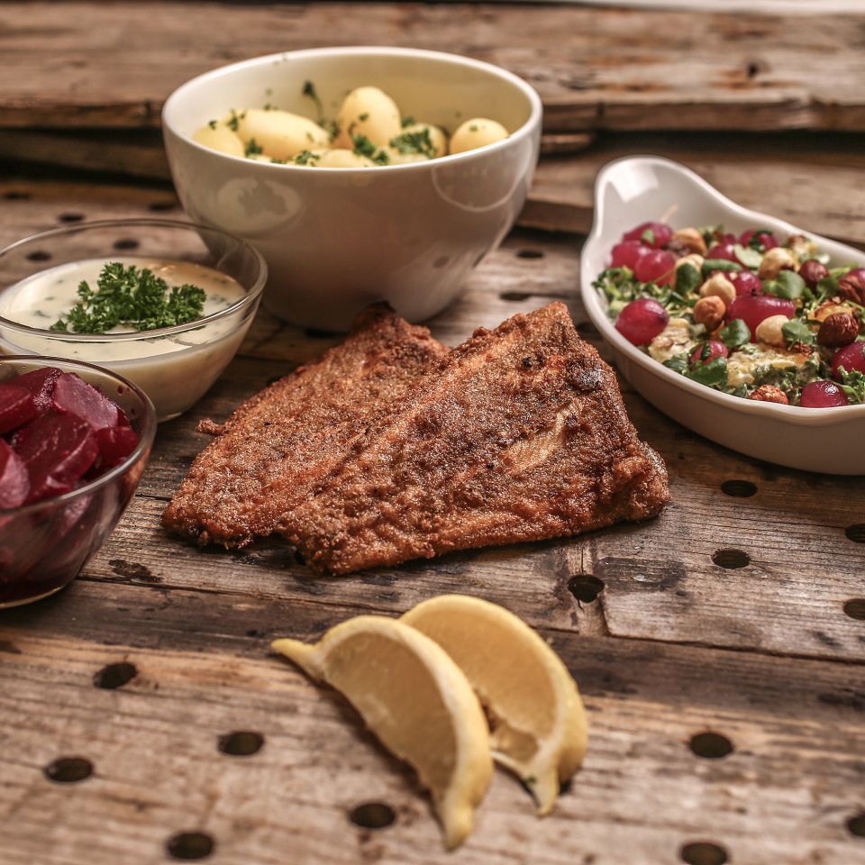 Helstegt rødspætte - Fiskeskipper Martin Kendes favoritret efter den første dag på havet...