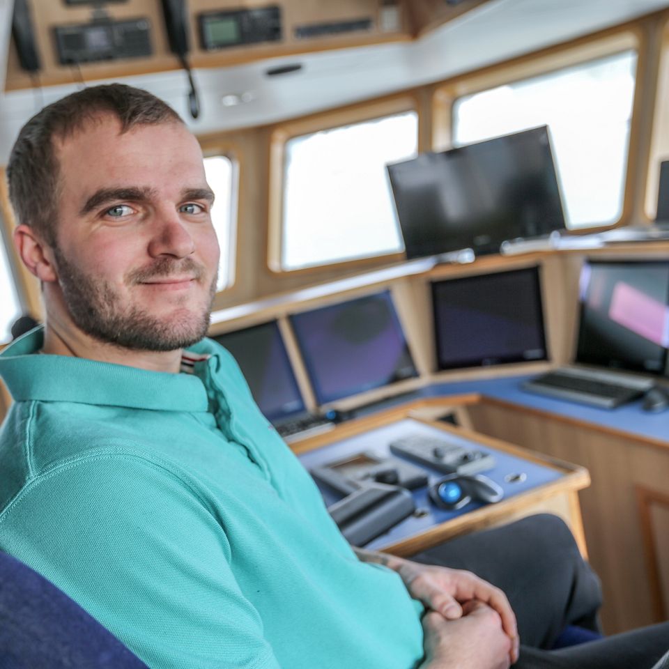 Fiskefartøjet L654 Pia Glanz fra Thorsminde er præget af et særligt fællesskab med overvejende unge fiskere ombord.