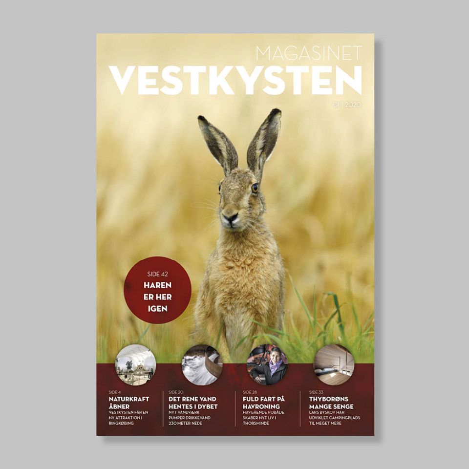 Meget ung gæst med et stykke rav taget på RAV i Søndervig af fotograf Henrik Vinther Krogh