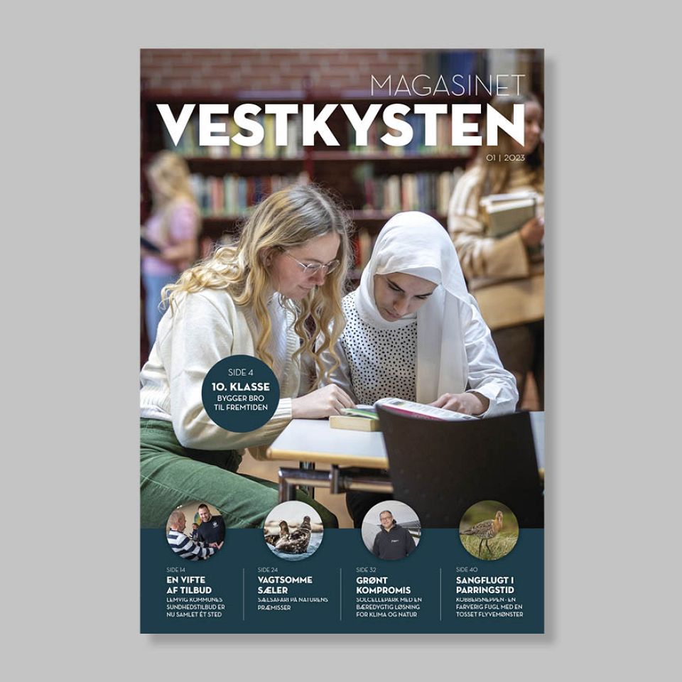To unge fra Lemvig Gymnasium på forsiden af Magasinet VESTKYSTEN