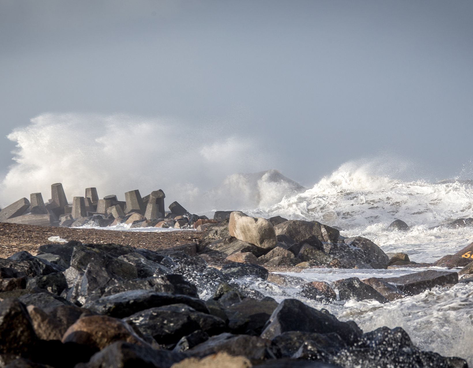 Billede af det brusende Vesterhav taget af fotograf Henrik Vinther Krogh